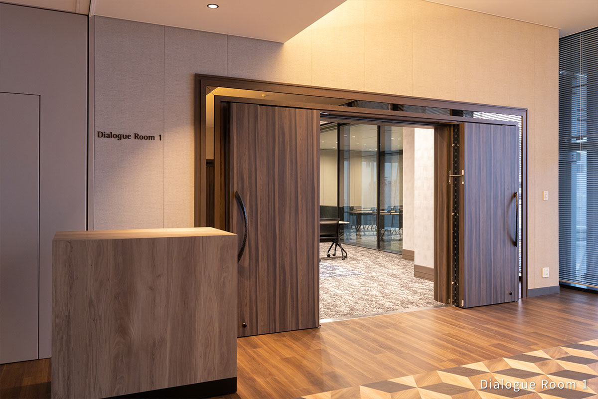 ダイアローグルーム1